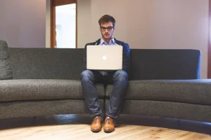 Laptop Business Dashboard