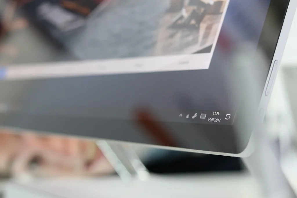 Magnifying Glass Computer Screen