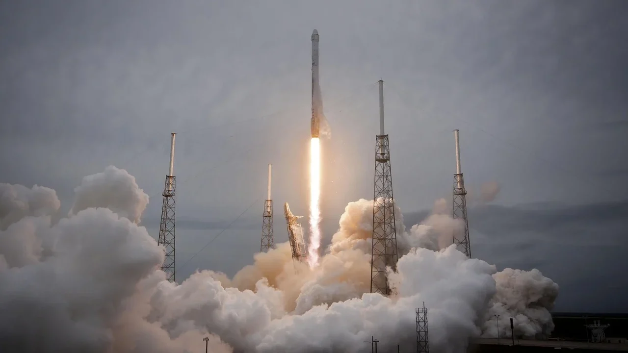 Seo Growth Rocket Launch Climbing Mountain