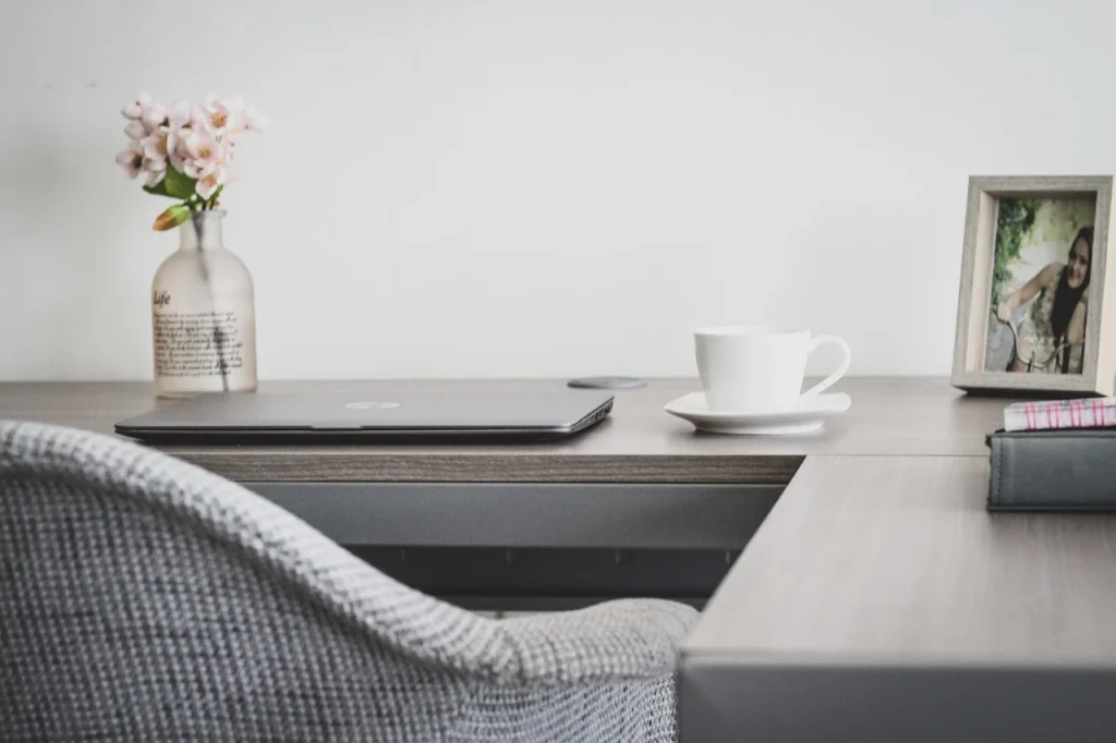 Worker Home Office