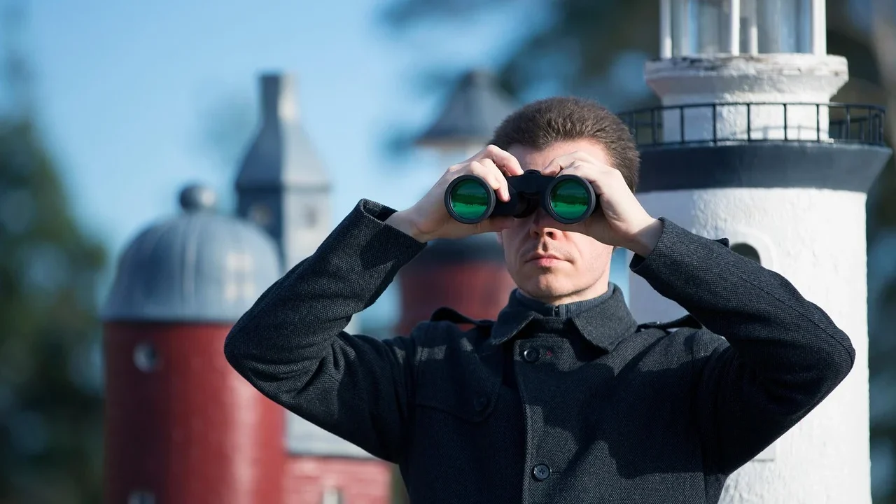 Binoculars Competition