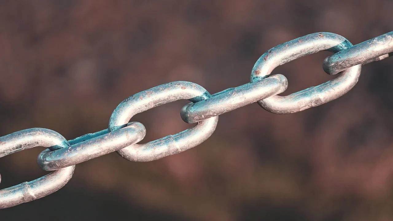 Chain Links Connection