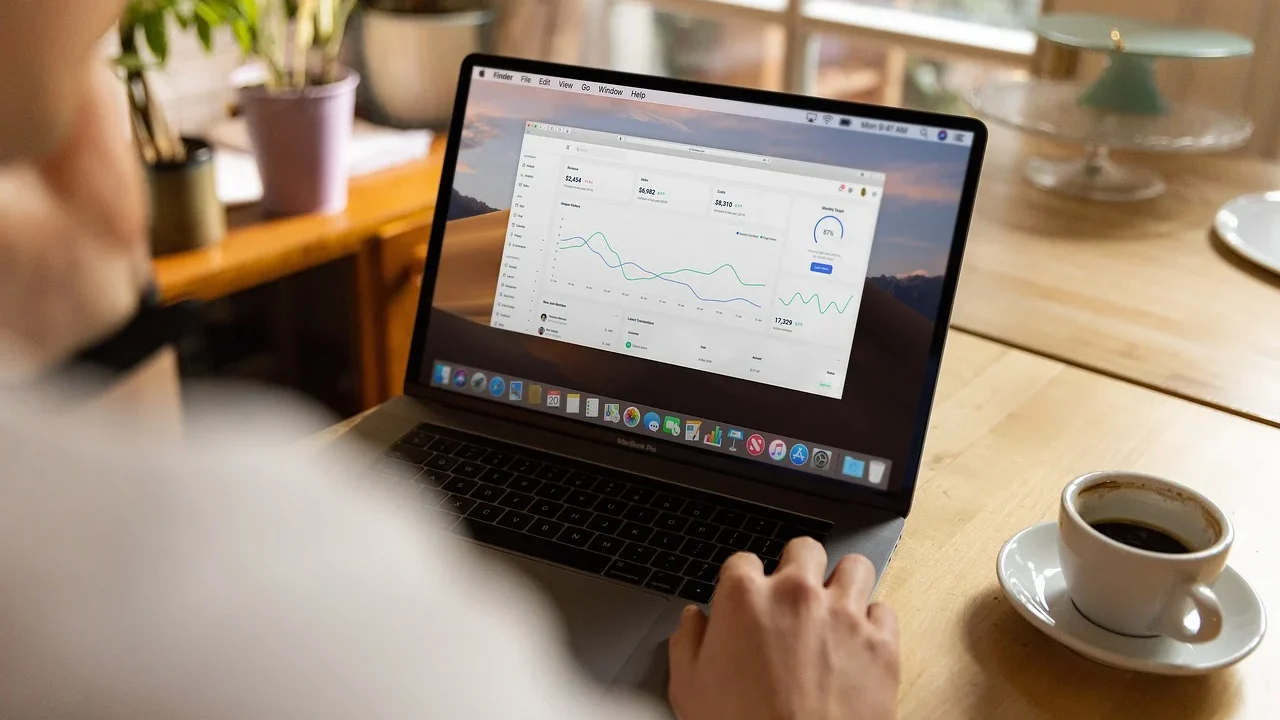 Chart Growth Laptop