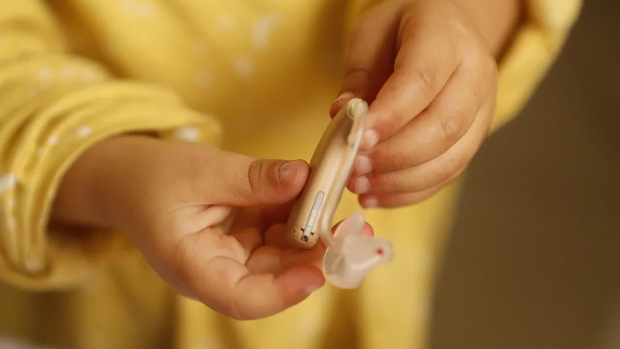 Digital Assistant Robot Hand