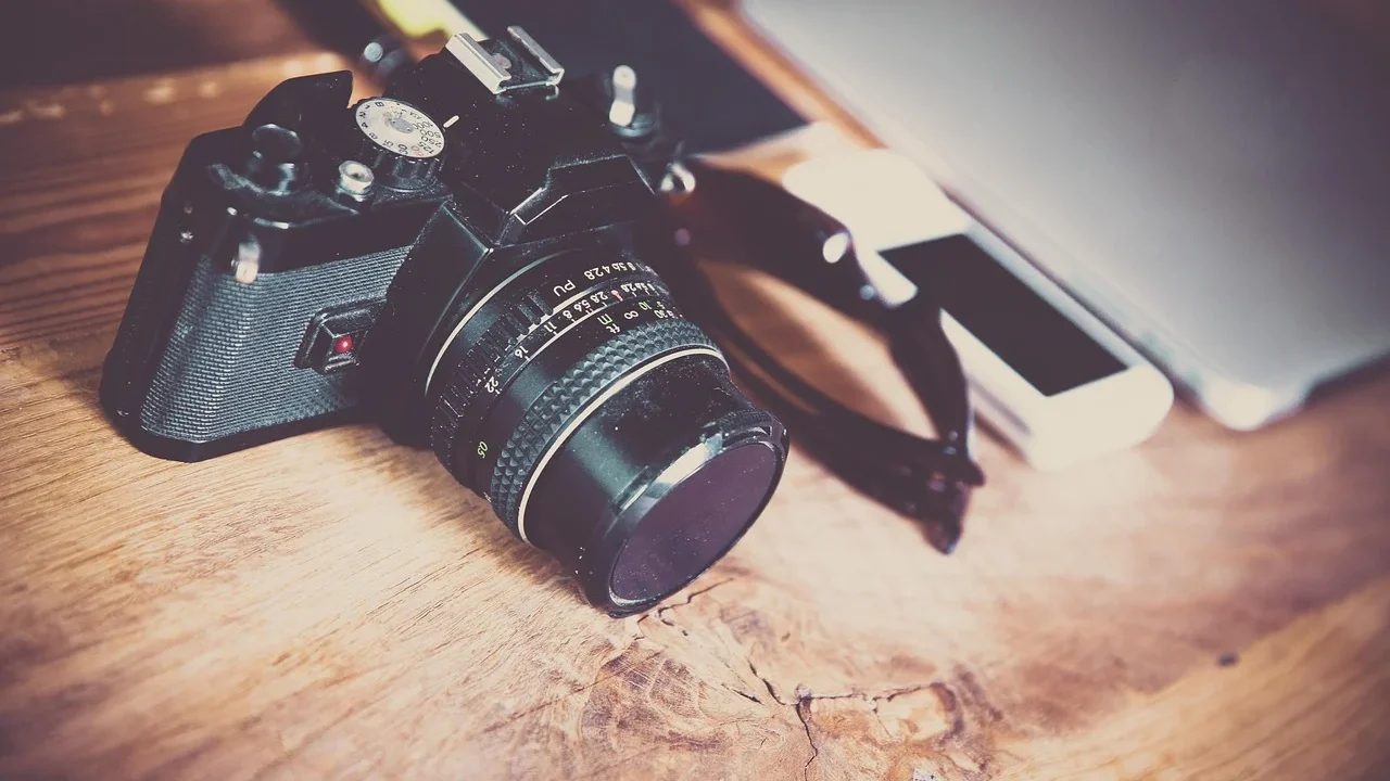 Digital Camera Visual Search