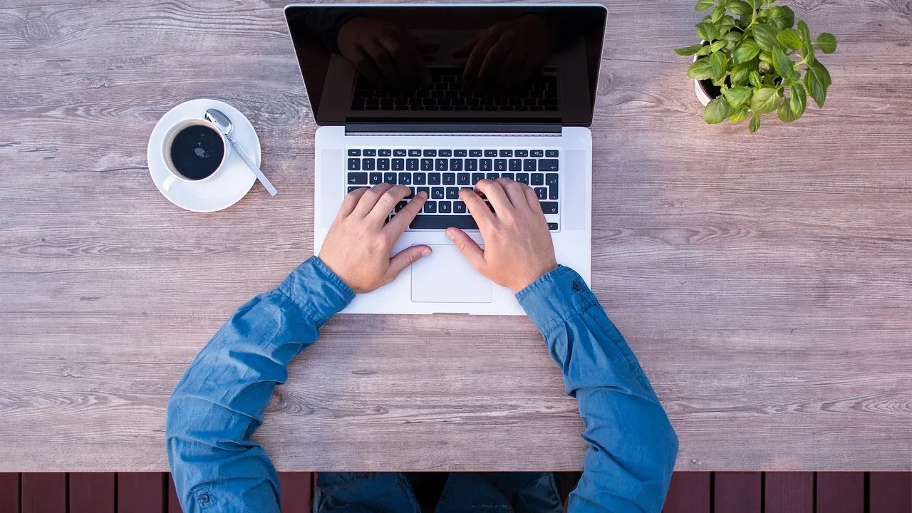 Laptop Clean Website