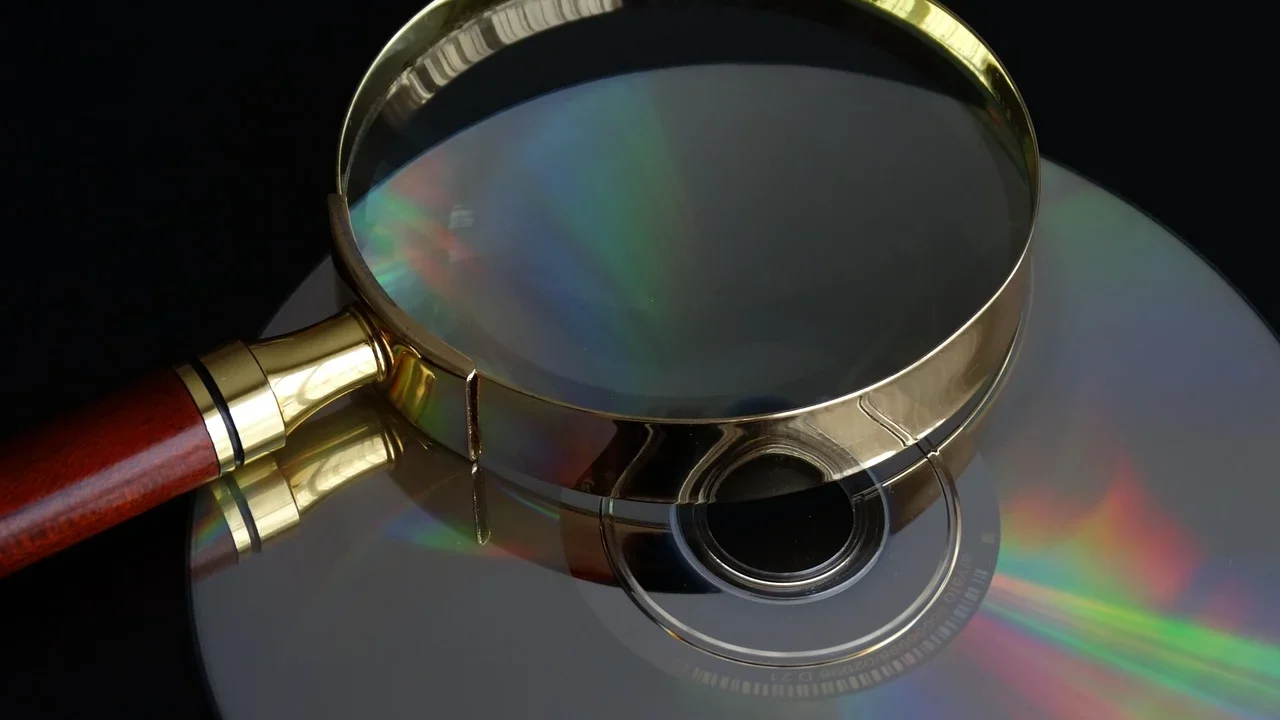 Magnifying Glass Data Analytics