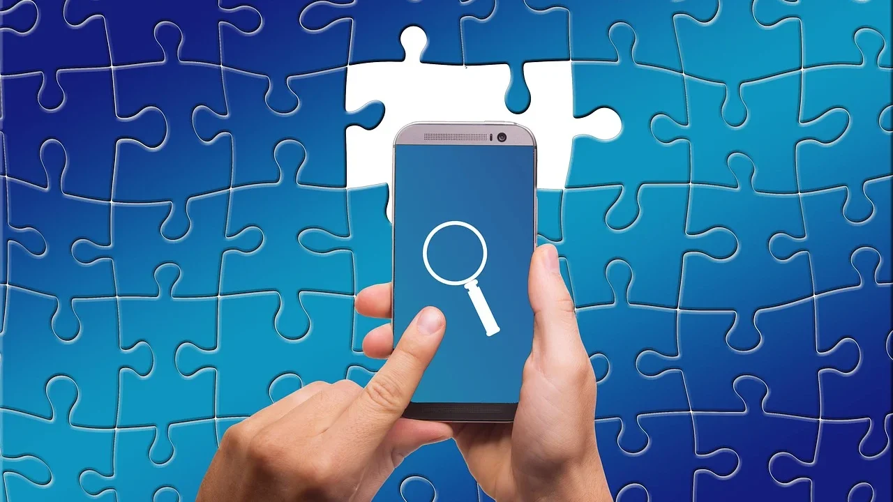 Magnifying Glass Screen