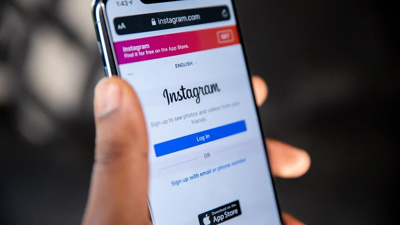 Smartphone User Mobile App