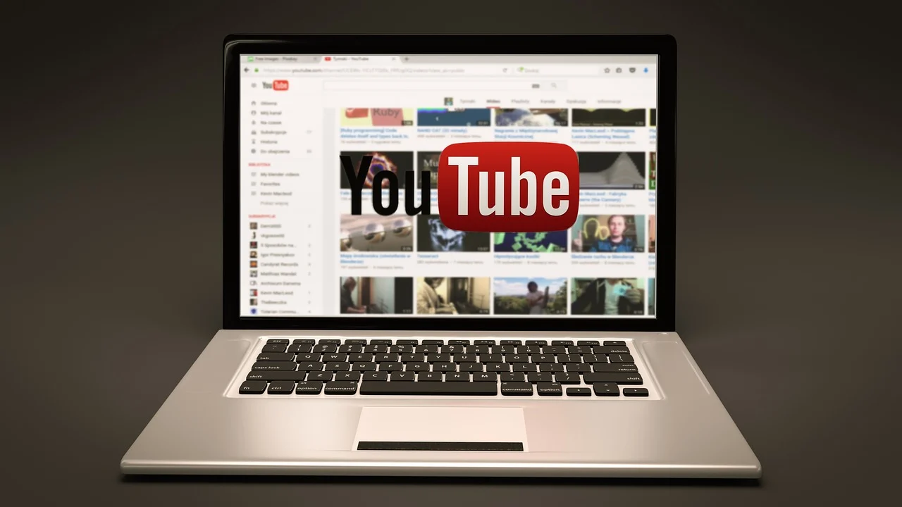 YouTube Logo Laptop