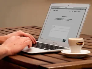 Memilih Jasa Desain Logo Nganjuk Atau Menggunakan Tools AI?