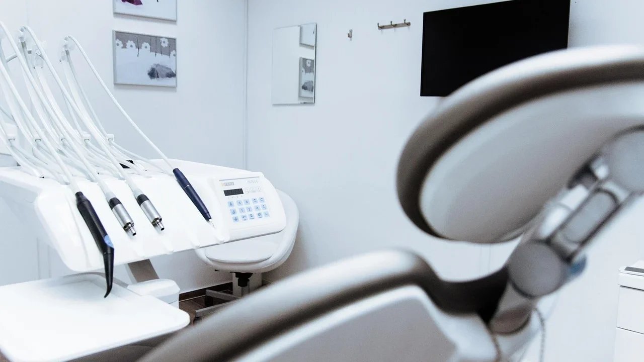 Mengapa Transformasi Digital Adalah Kunci Sukses Klinik Gigi Anda?