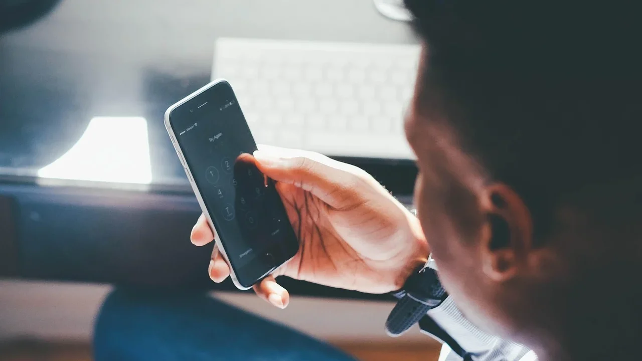 Toko Sepi? Kalah Saing Online? Saatnya Transformasi Digital Bisnis Anda!