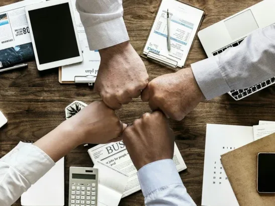 Business Handshake Agency Meeting - Contoh Kontrak Jasa Seo