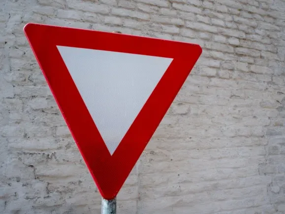 Warning Sign Red Flag Realistic Goals - Garansi Jasa Seo